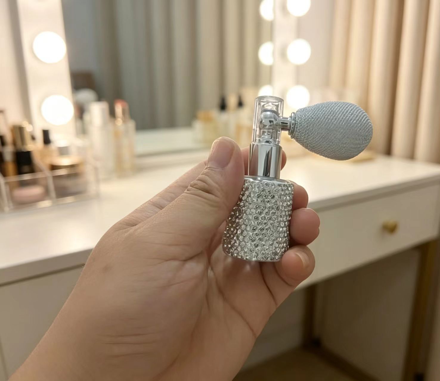 Rhinestone Airbag Perfume Atomizer Refillable Glass Spray Bottle Portable view 8