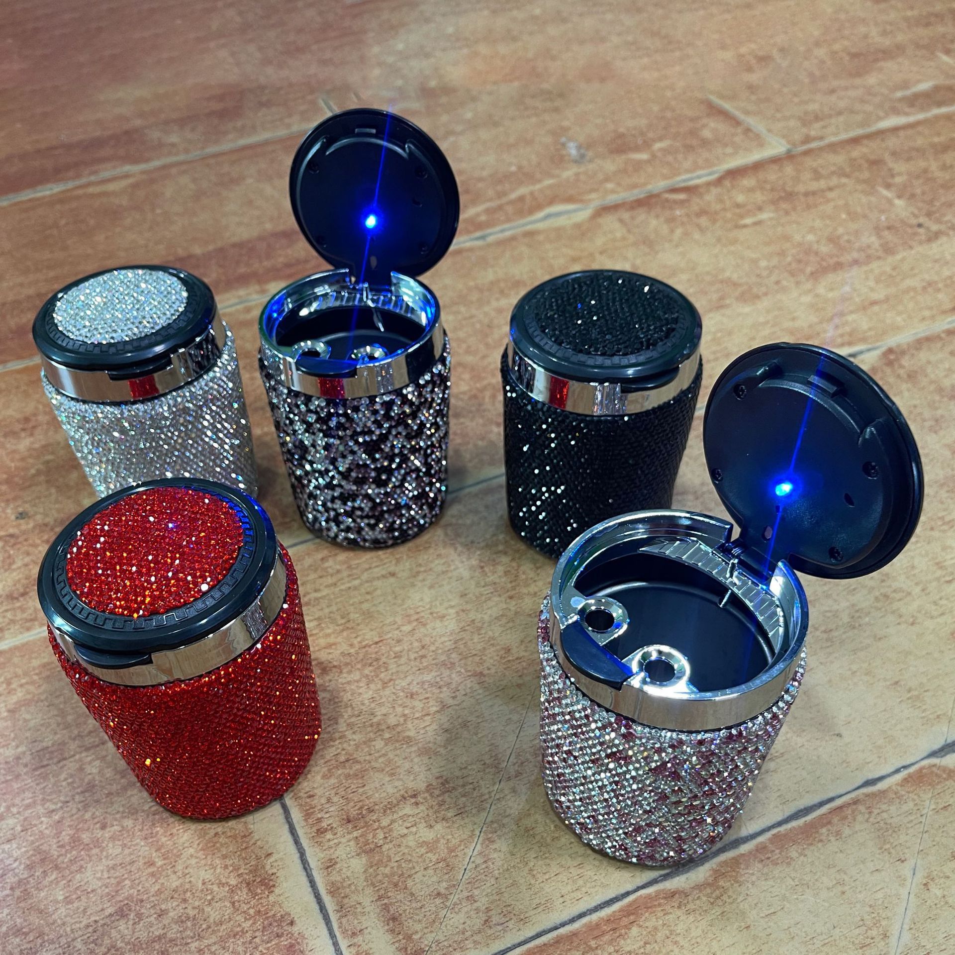 Diamond-Studded Car Ashtray with LED Lid Indicator view 5