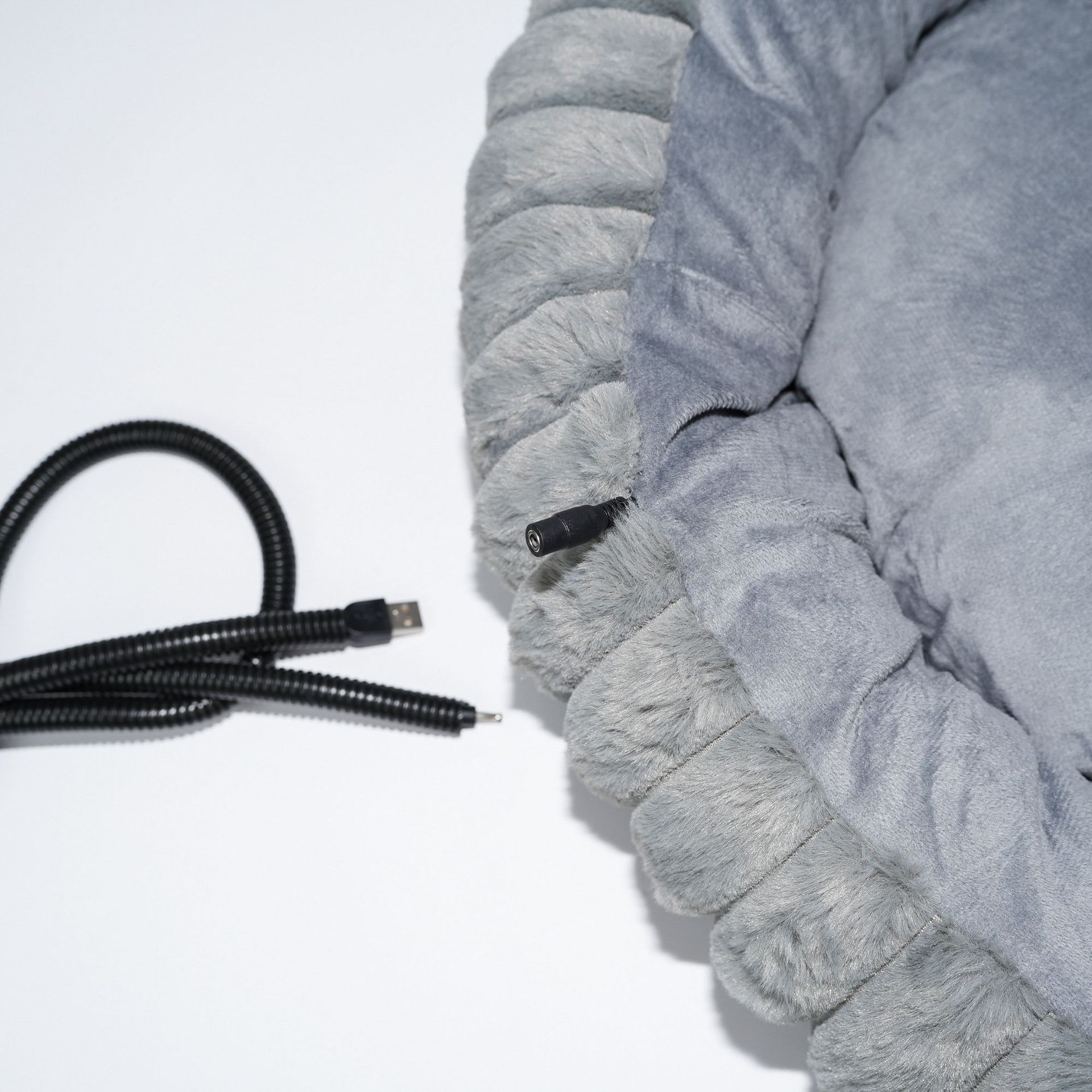 USB-Powered Heated Pet Bed with Plush Fur view 5