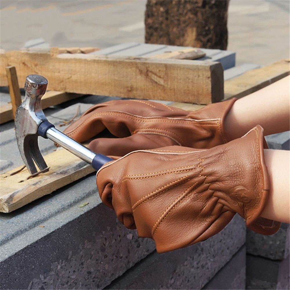 A pair of genuine leather gloves for men in winter with plush insulation view 4