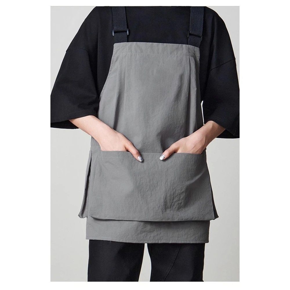 apron with Two Practical Front Pockets view 3
