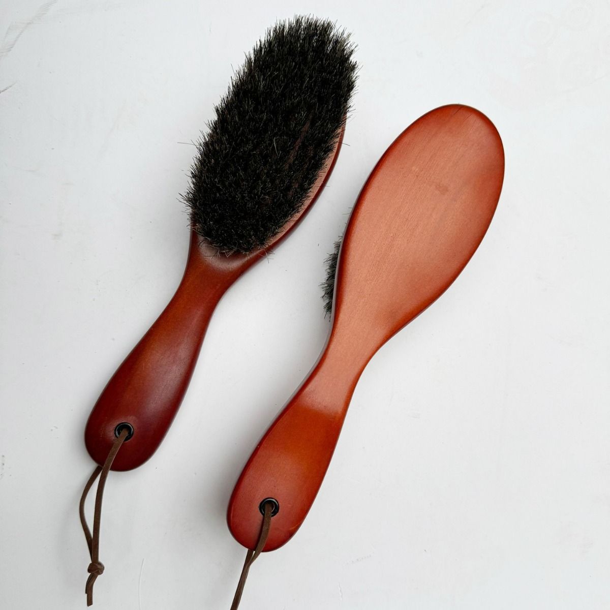 Clothes Brush, Pure Horse Bristle Garment Brush Removes Lint, Pet Hair, and