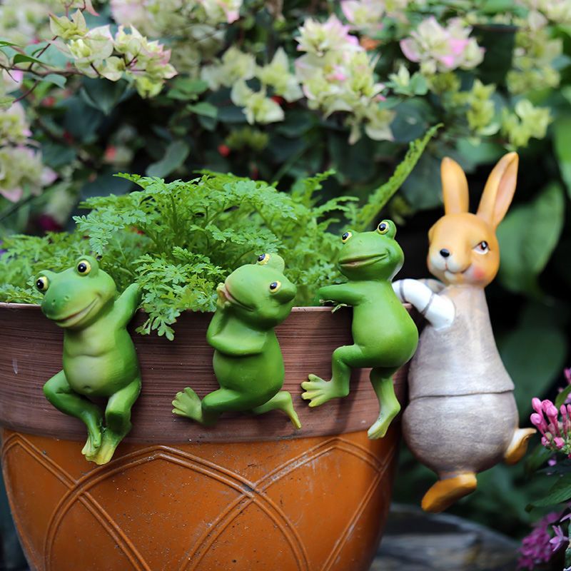Cute Frog Figurines Hanging Animal Statue — image 1