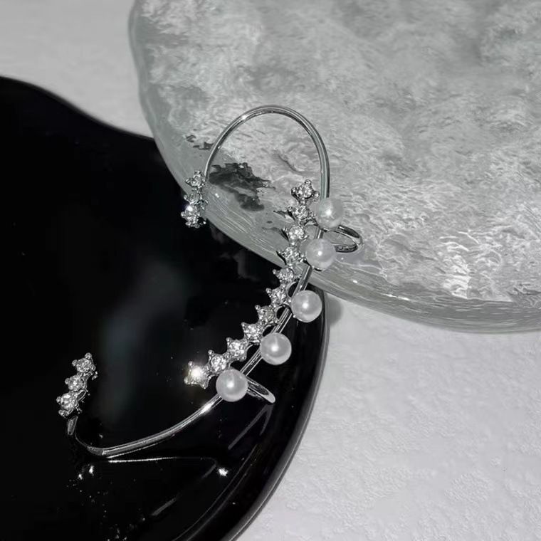 1 pair Sparkling Rhinestone Fairy Pearls Ear Cuff Earrings Crystal Clip