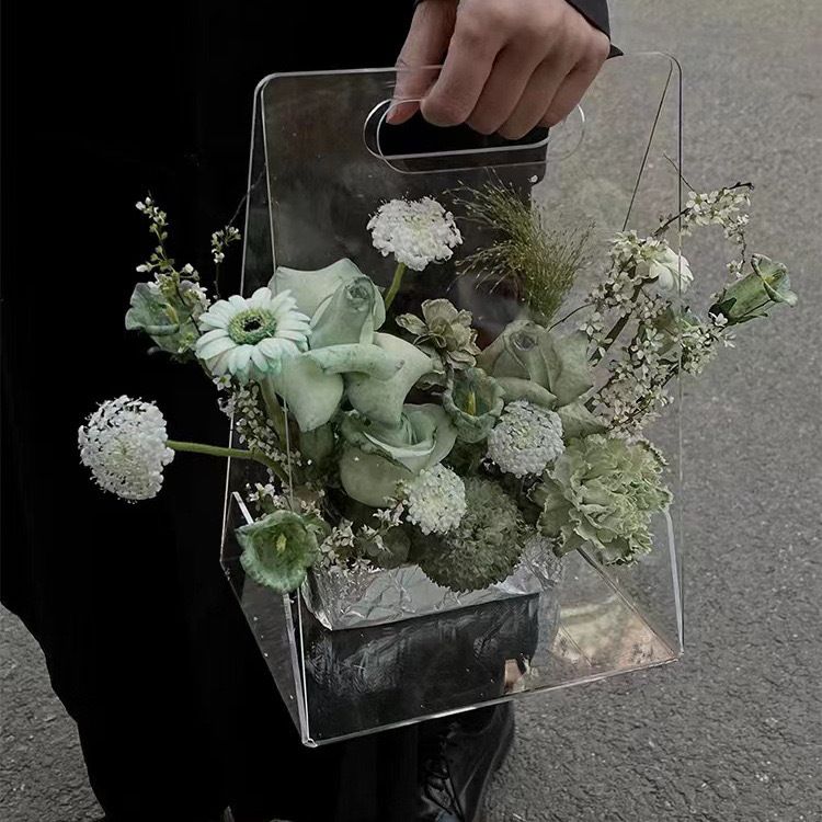 Acrylic Hand-held Vase,High-end Transparent Flower Box,Portable Flower Basket view 2