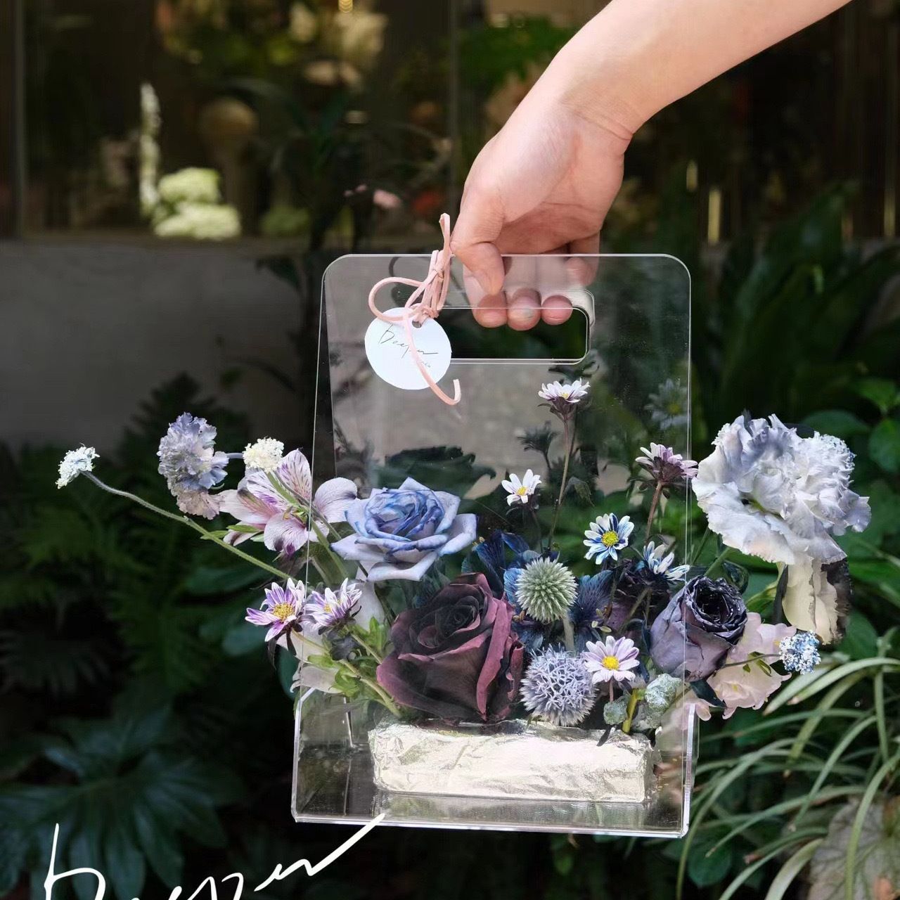 Acrylic Hand-held Vase,High-end Transparent Flower Box,Portable Flower Basket view 3