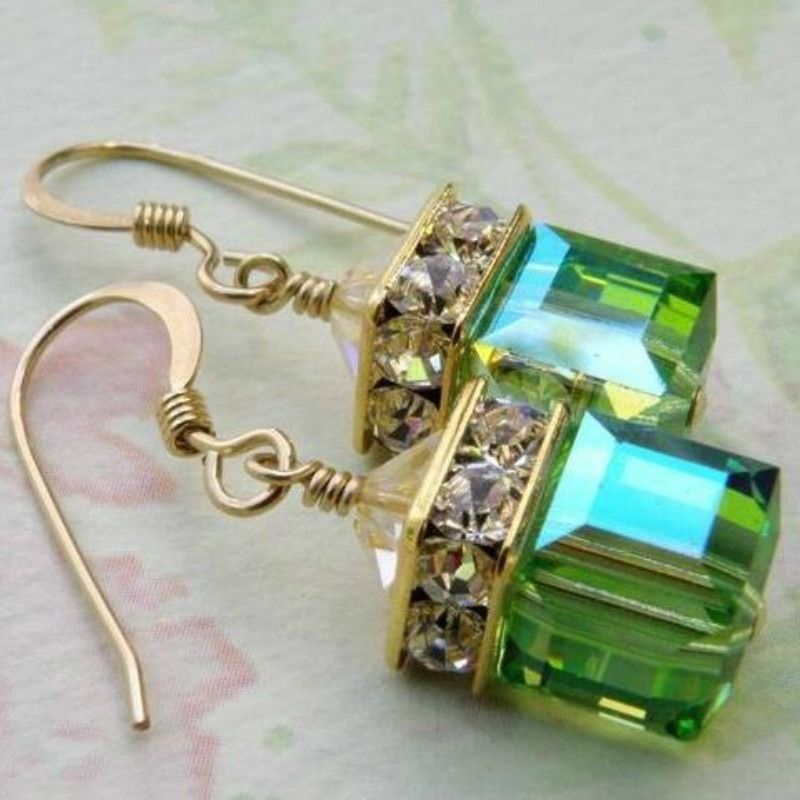2pcs Jewel earrings made of green alloy and artificial gemstones view 3