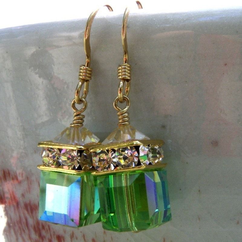 2pcs Jewel earrings made of green alloy and artificial gemstones view 4