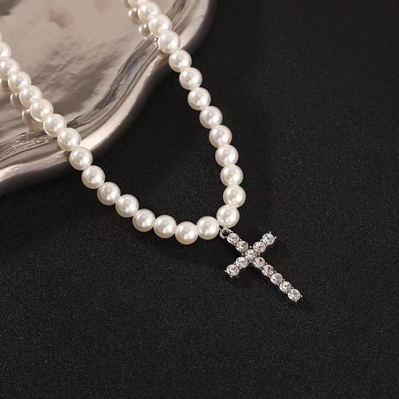 artificial pearl necklace view 2