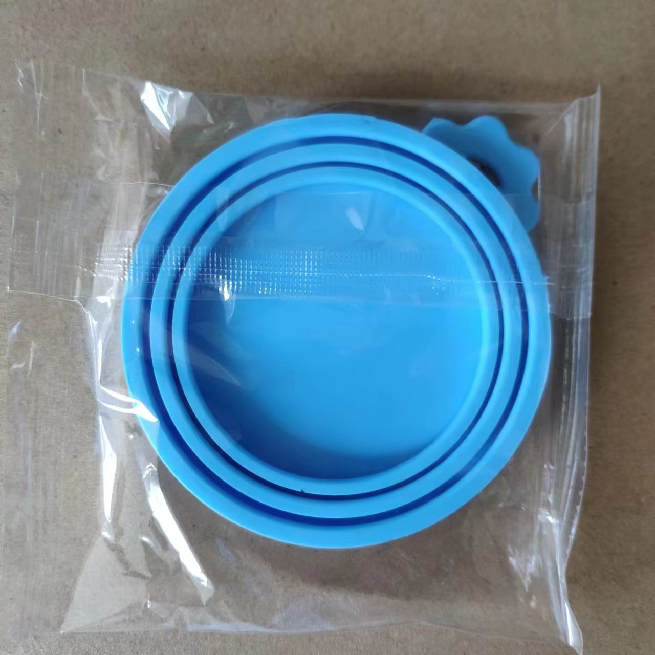 Pet Food Can Cover Silicone Can Lids for Dog and Cat Food(Universal Size view 5