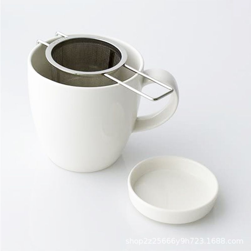 Large Capacity Tea Strainer With Folding Handle And Lid view 3