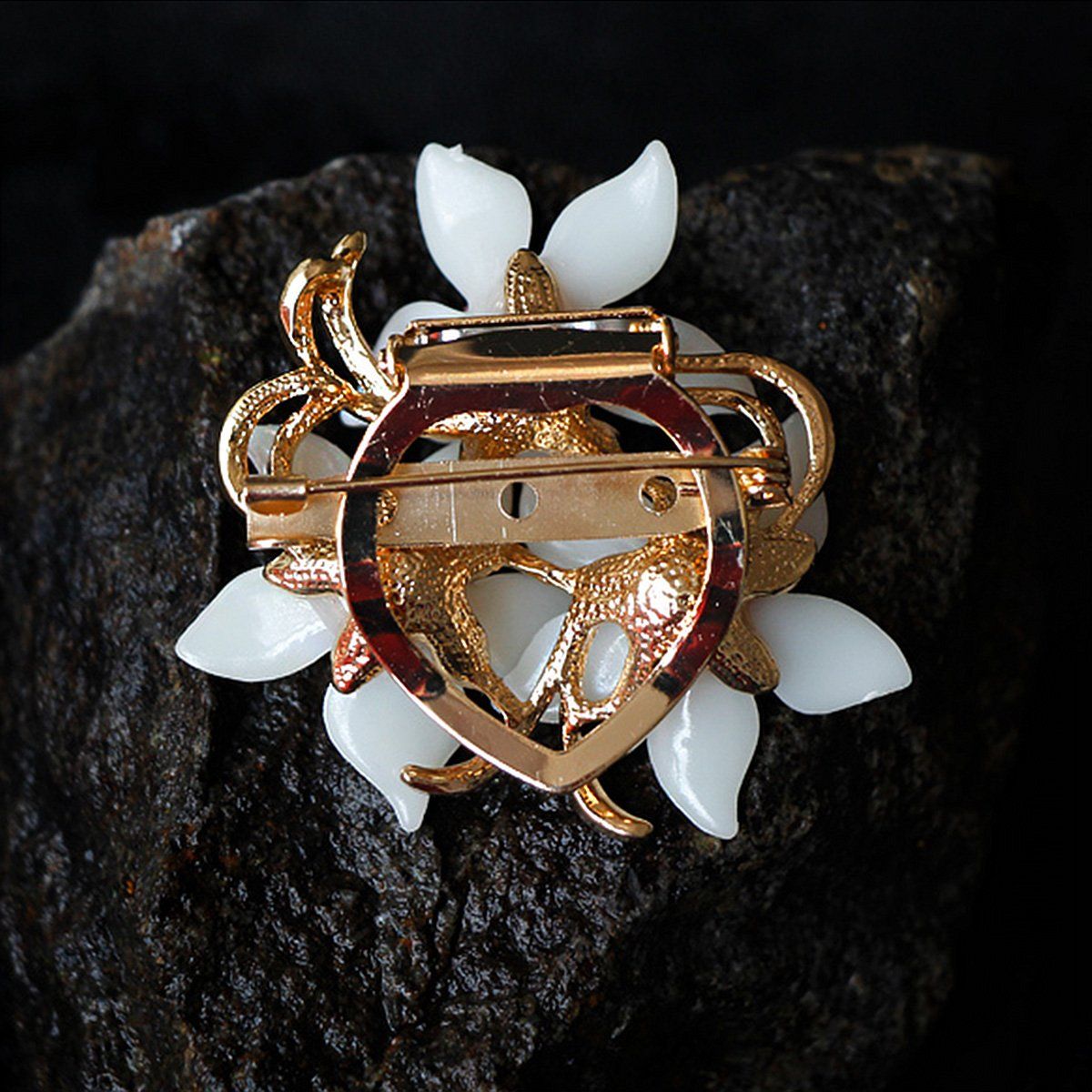 Brooch Pin for Women and Girls Stylish Flowers Brooch with Created Crystal view 3