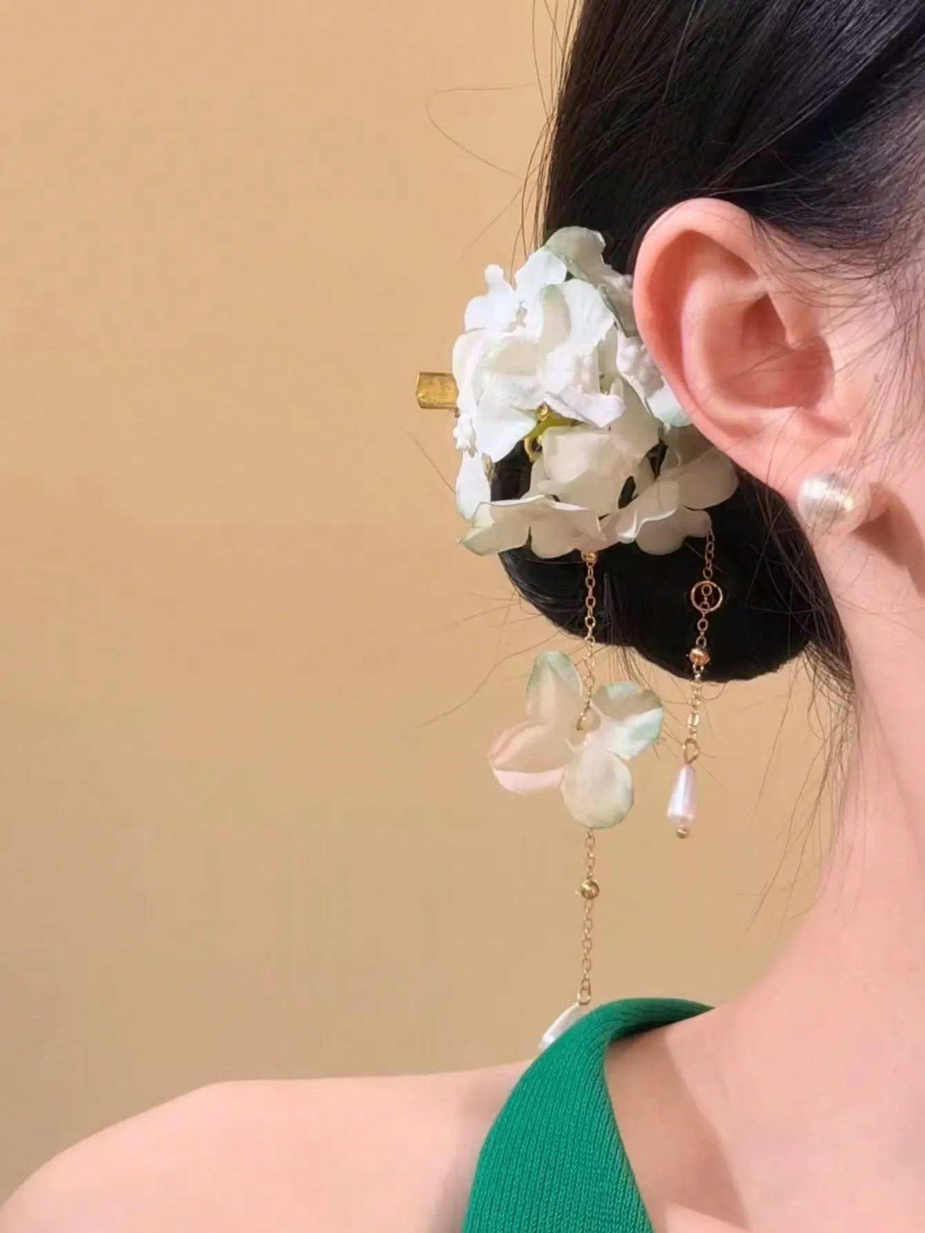 2Pcs Fashion Floral Pearl Tassel Hair Clips for Women view 4