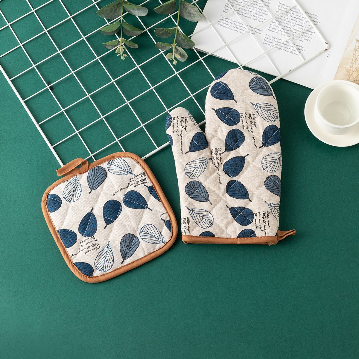 4Pcs Set Oven Mitt Set – Microwave Oven Gloves Heat Resistant view 4