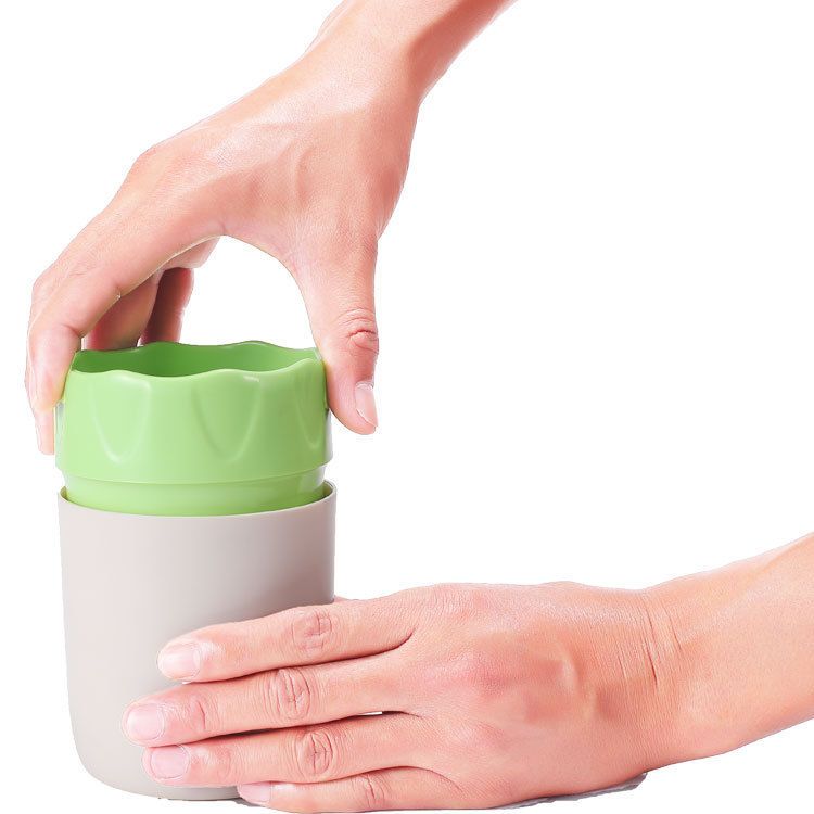 Handheld Rotary Cheese Grater — image 1