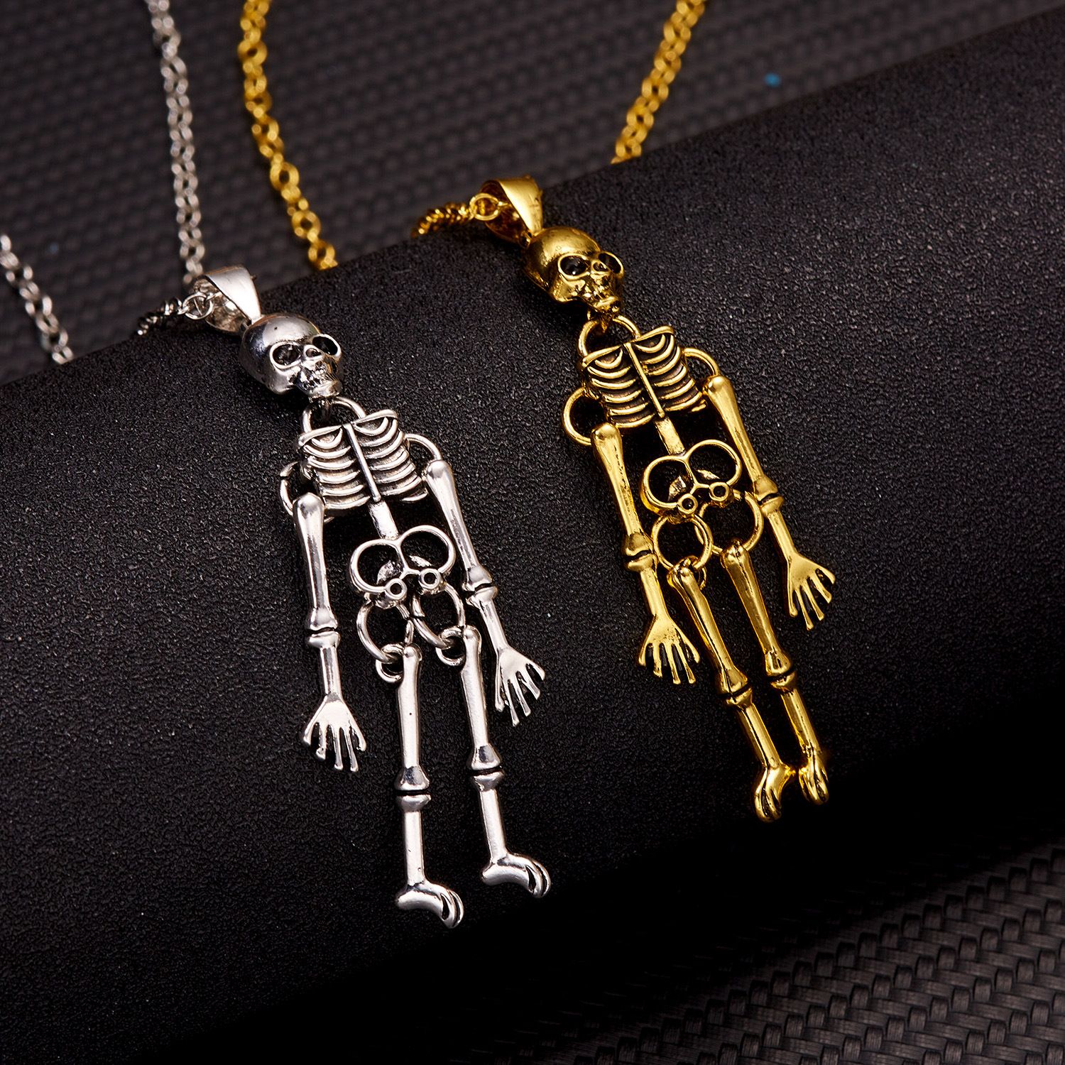 2pcs，Retro Skeleton Ghost Magnetic Necklaces Halloween Necklace For Best view 5