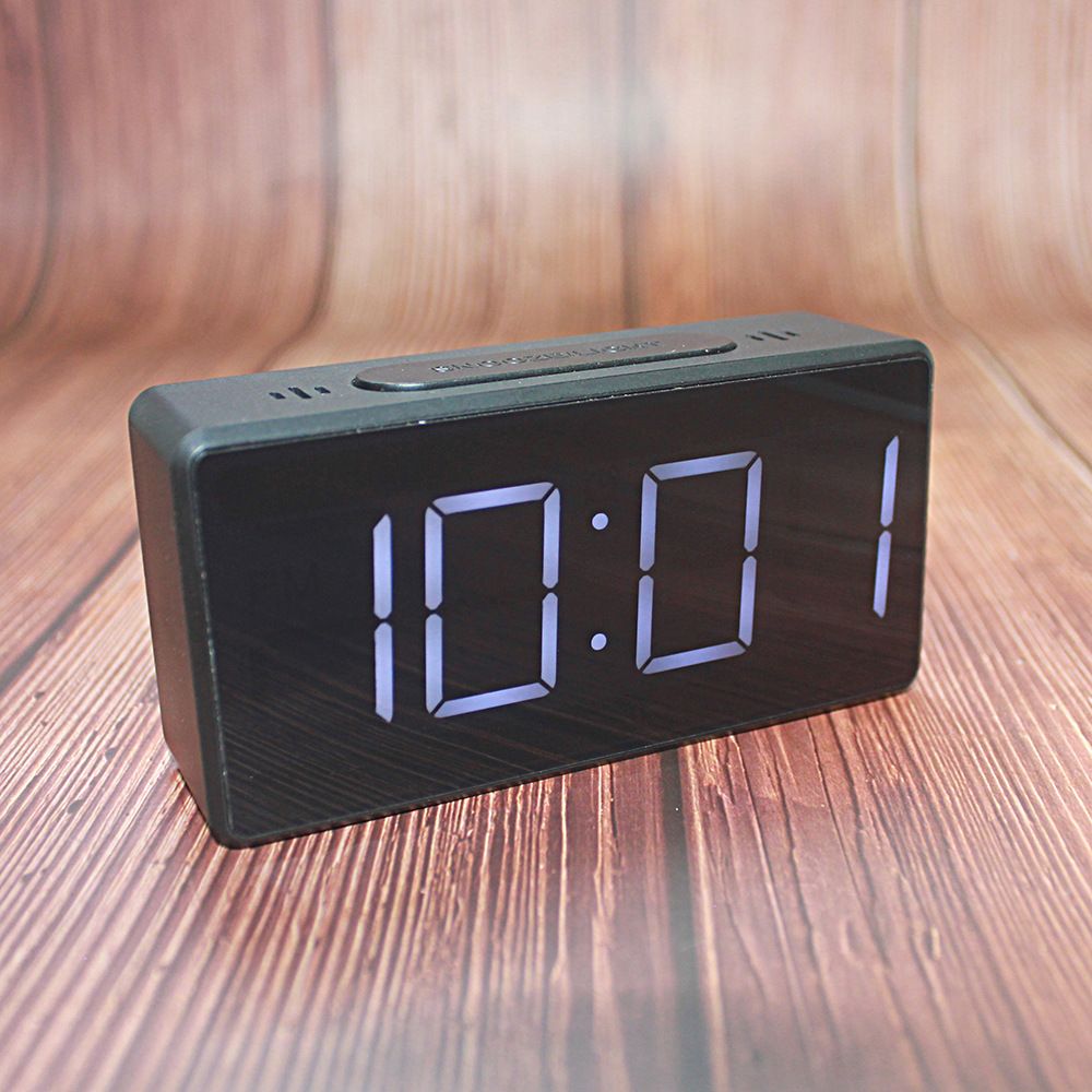 （black）Digital Alarm Clock view 2