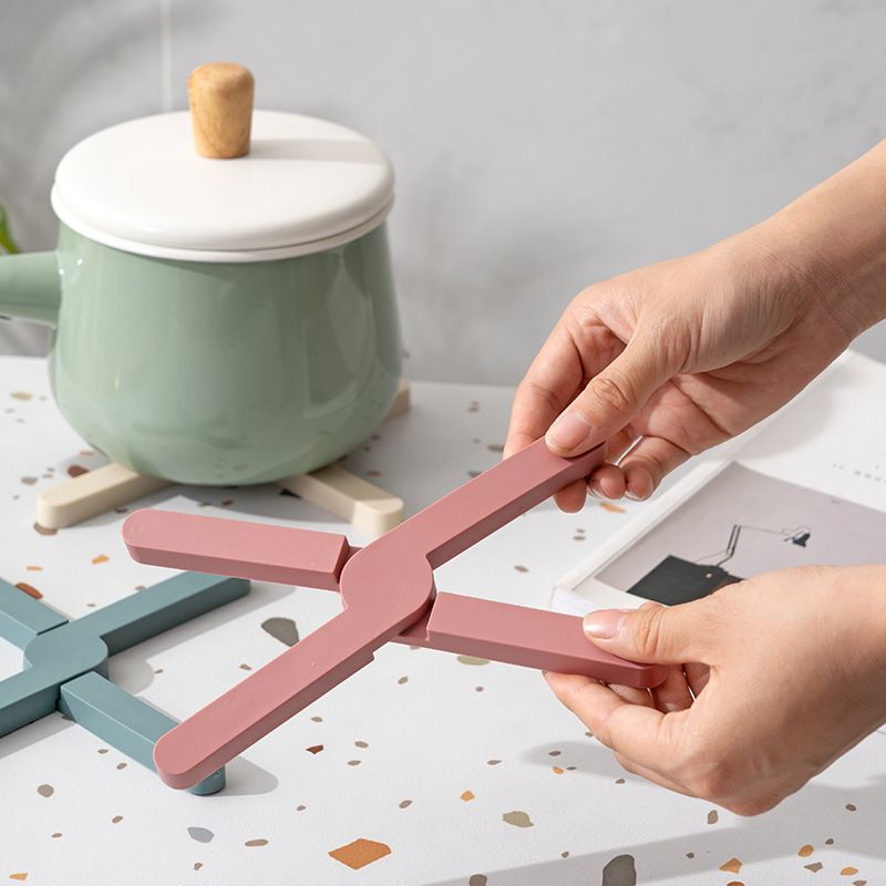 4 Pack Foldable Silicone Trivet Mats view 2