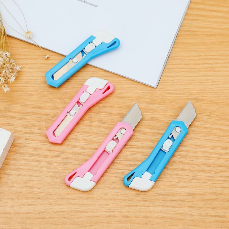 Household School Plastic Good performance Handle Sharp Blade Mini Utility view 2