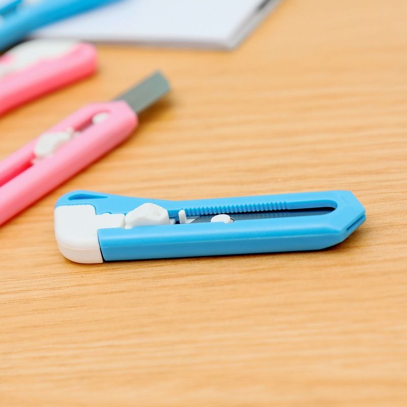 Household School Plastic Good performance Handle Sharp Blade Mini Utility view 3