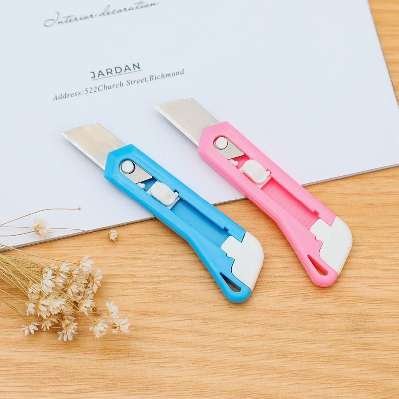 Household School Plastic Good performance Handle Sharp Blade Mini Utility view 5