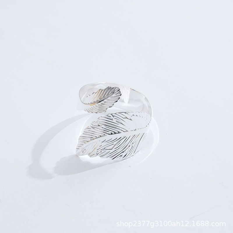 2pc Gold Leaf Napkin Rings Set of Leaves Napkin Rings for Table Setting view 5