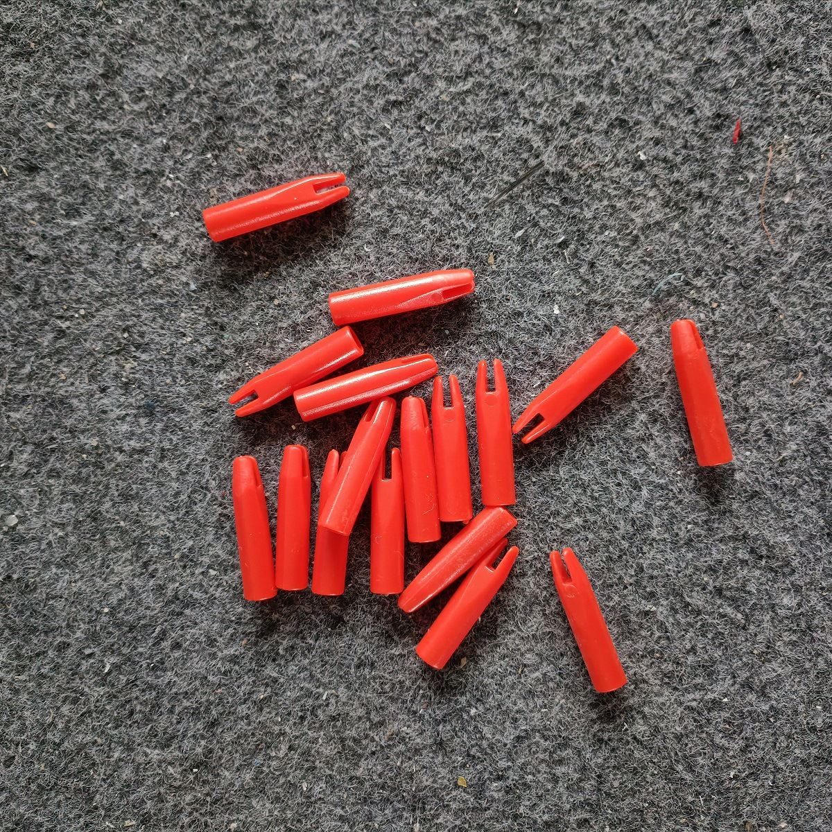 Archery Arrows Nocks for 6mm Shaftment Hunting Target Shooting 15Pcs Red view 2