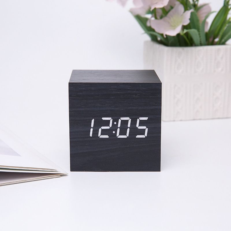 Alarm Clock with Voice Control Function — image 1