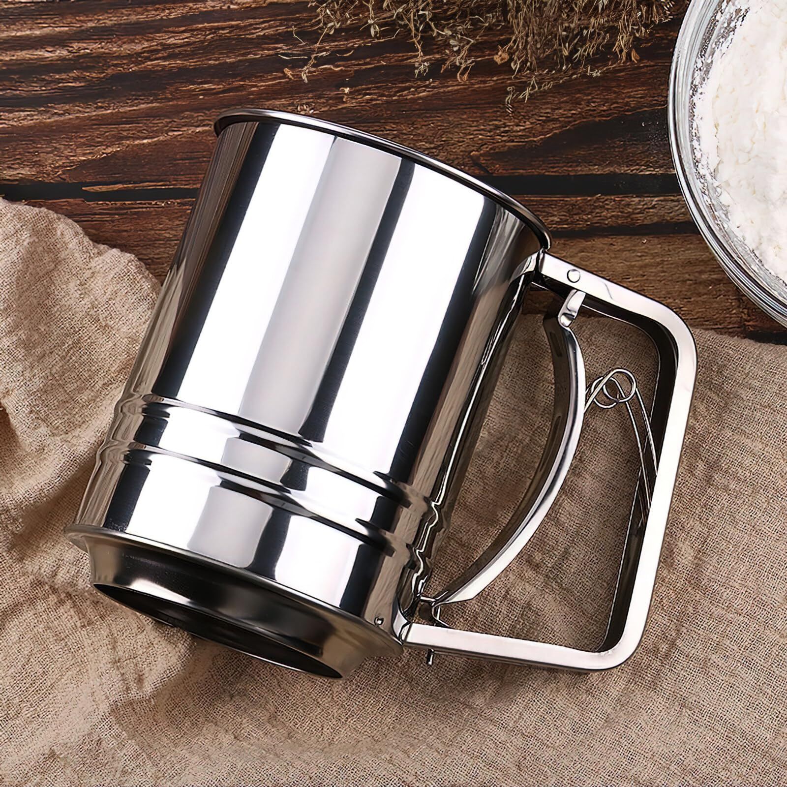 Baking flour sieve, 304 stainless steel 3-cup flour sieve, fine mesh sieve view 2