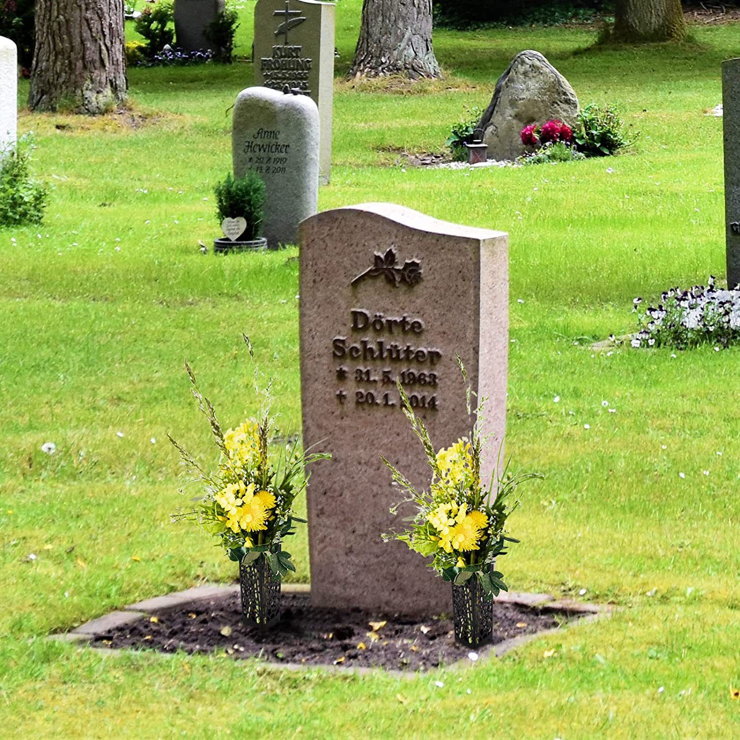 Grave Cemetery Vases with Spikes view 3
