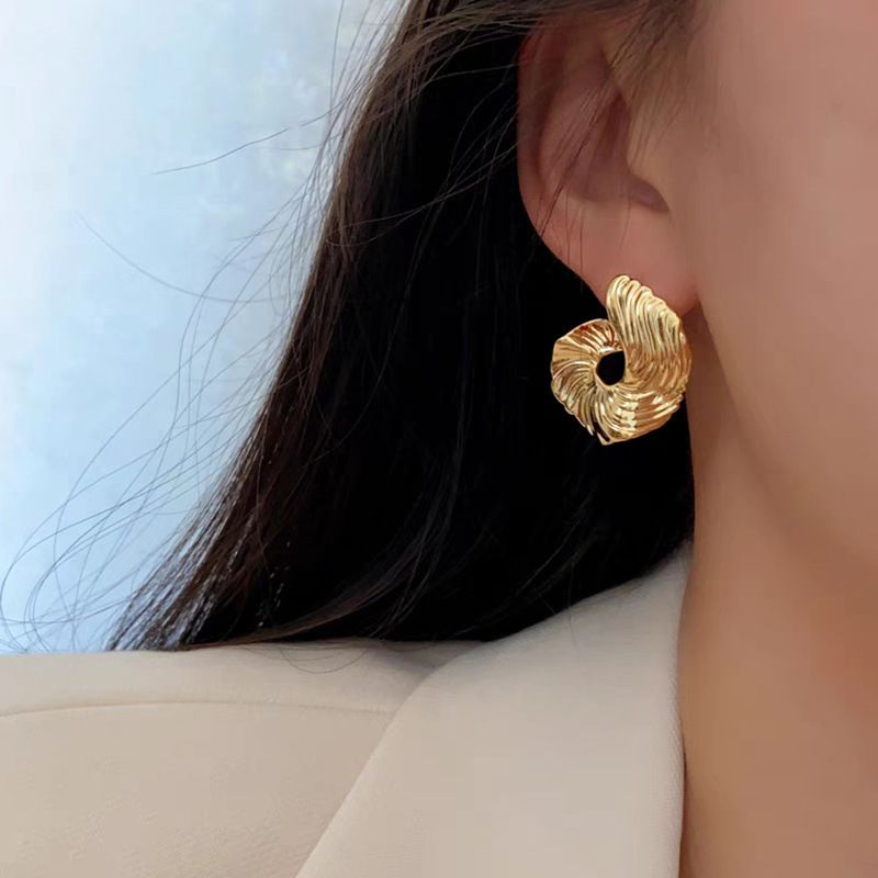 2pairs Chunky Gold Hoop Earrings for Women view 4