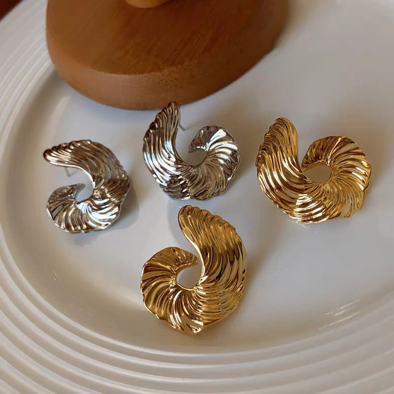 2pairs Chunky Gold Hoop Earrings for Women view 5