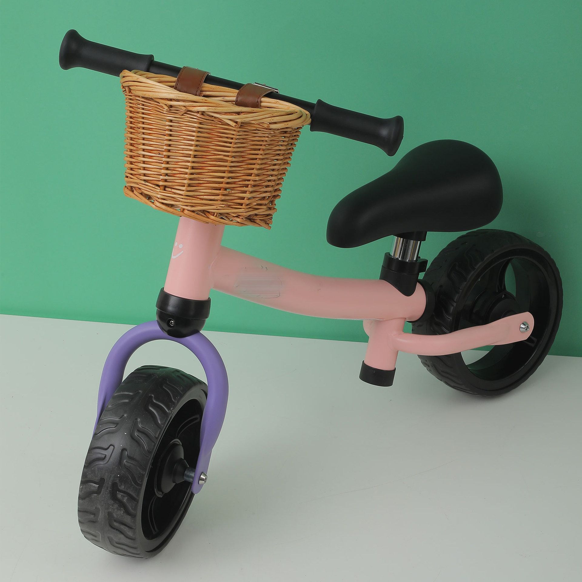 Wicker D-Shaped Bicycle Basket for Kids view 5