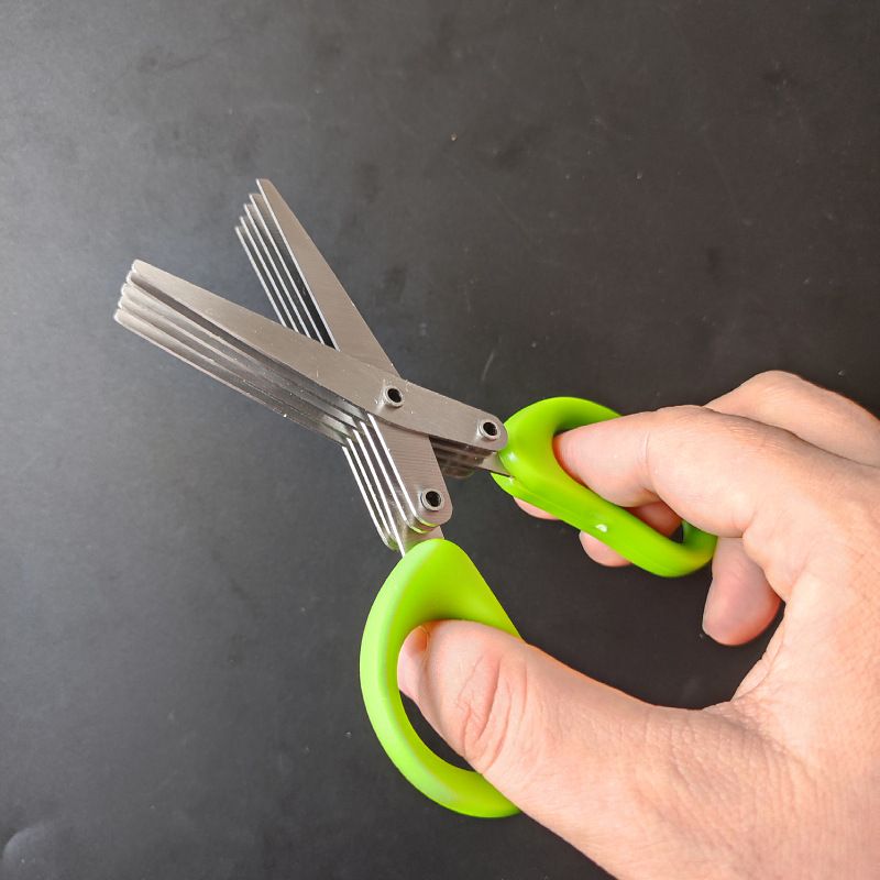 Updated Herb Scissors Set - Herb Scissors With 5 Blades and Cover view 2