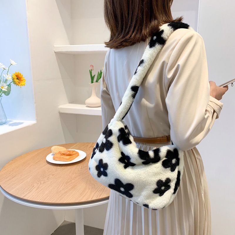 Plush Underarm Bag, Ladies Fluffy Shoulder Bag, Women Furry Purse Fluffy Tote view 2