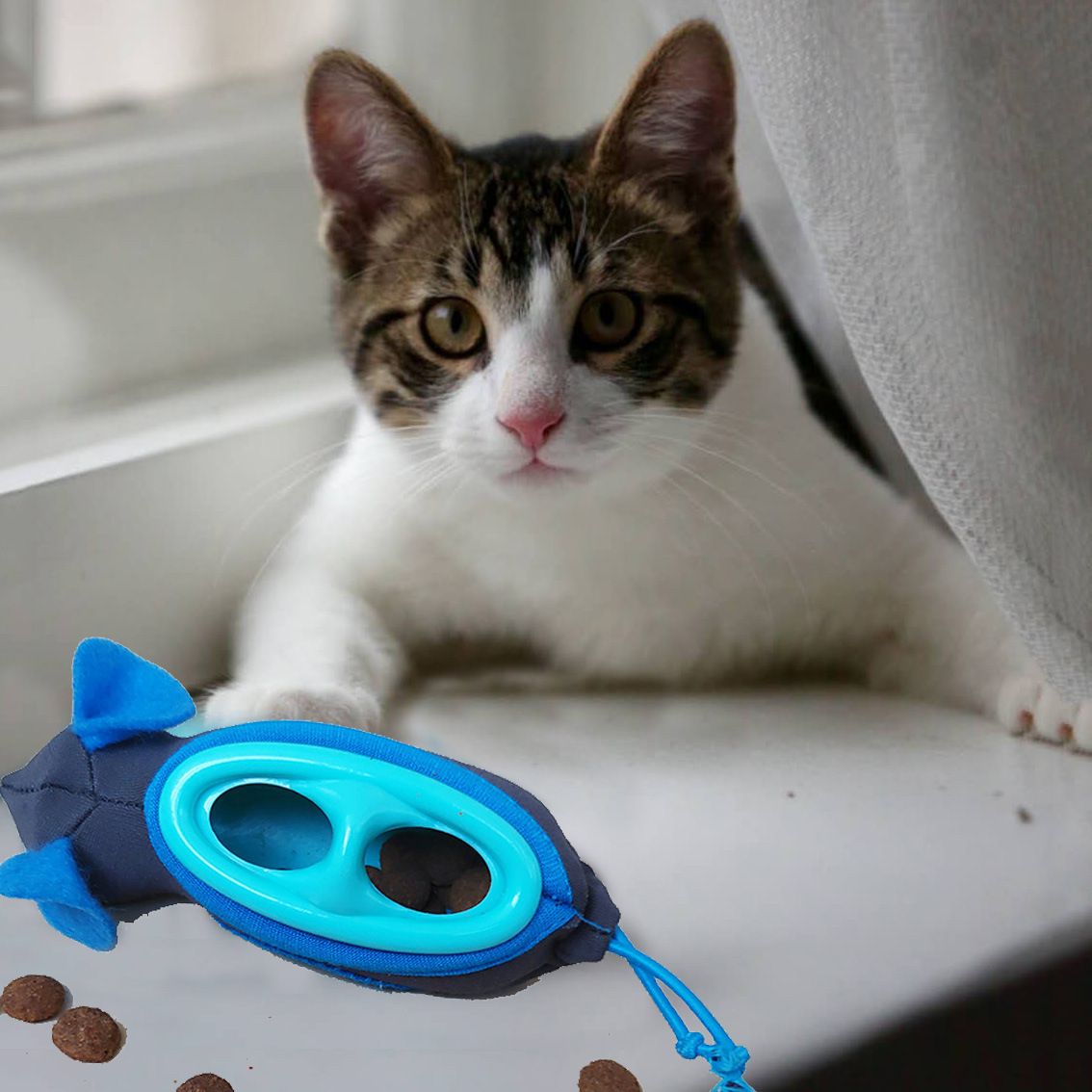Interactive Indoor Hunting Cat Feeder view 3