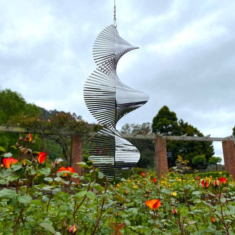 Metal Garden Spinners Outdoor Garden Art for Backyard Outdoor Hanging Decor view 2