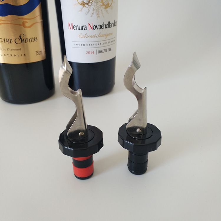 2 Pcs Wine Stoppers, Food-safe Silicone Vacuum Bottle Stoppers, Expanding view 2