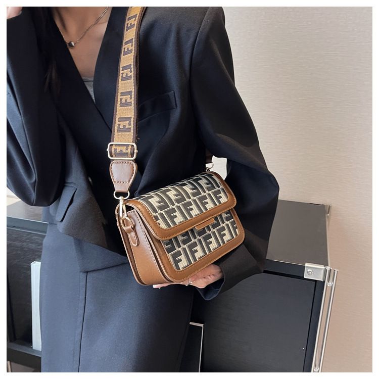 Vintage Plaid Crossbody Bag for Women Leather Small Messenger Shoulder Bag view 3