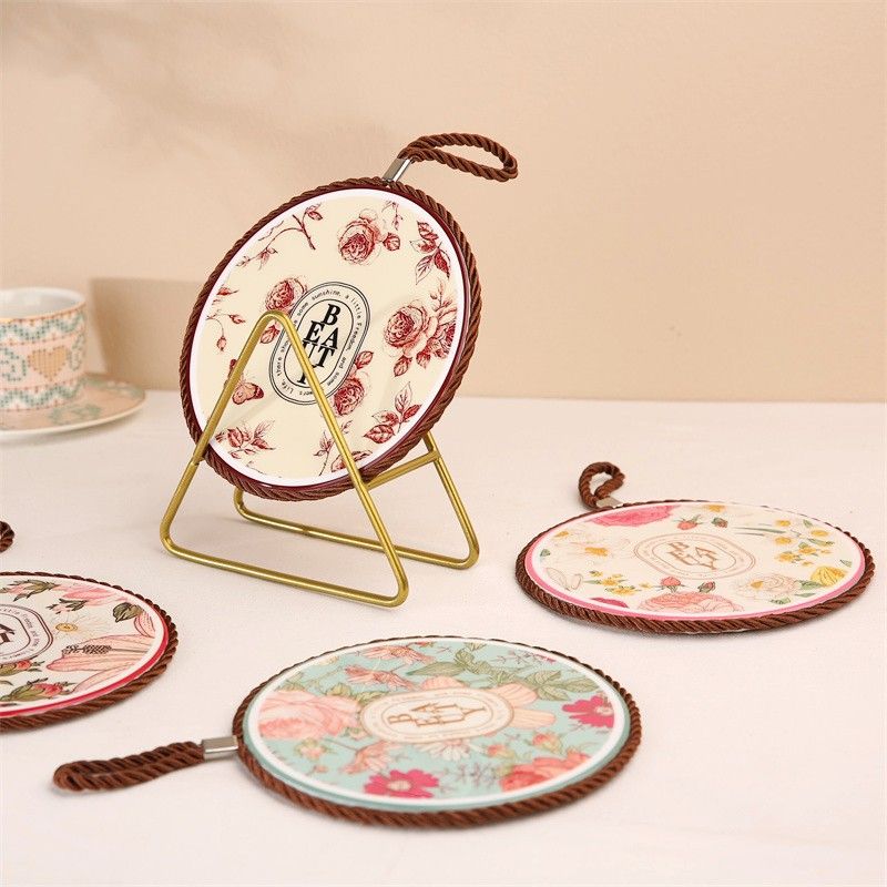 2Pcs Iron Metal Coaster Holder Triangle Small Dishes Coaster Upright Stand view 3