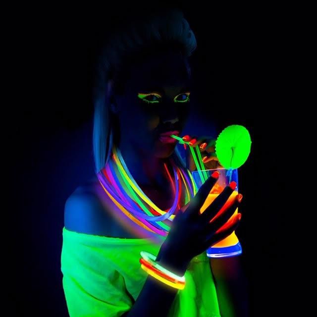 50Pcs- Glow in The Dark Eye Glasses Kit/Party Supplies tri Bracelets view 4