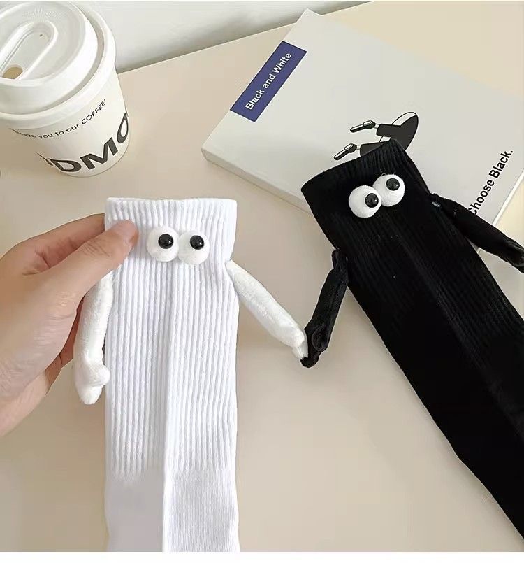 Couple Holding Hands Socks ，Funny Magnetic Suction 3D Doll Socks ，Birthday view 3