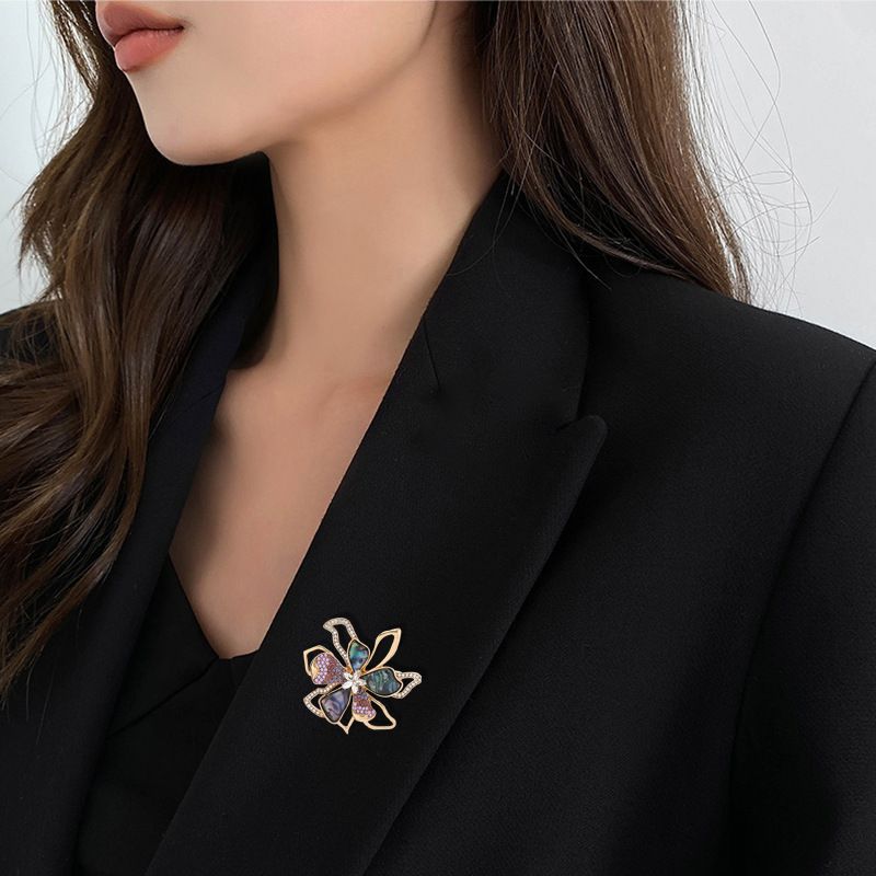 Brooch Pin for Women Flowers Brooch with Created Crystal view 3