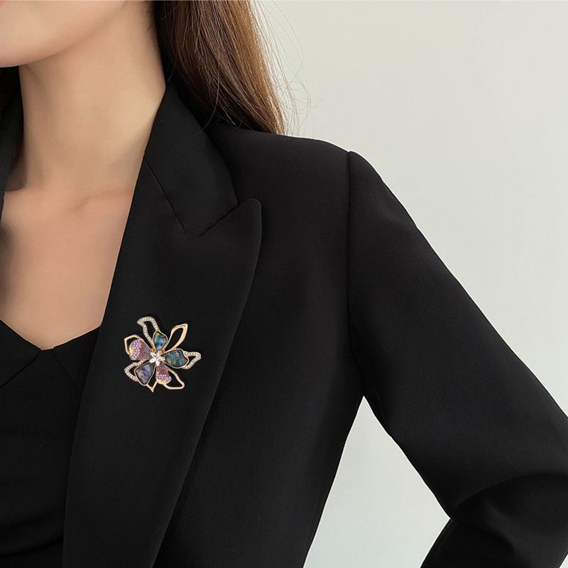 Brooch Pin for Women Flowers Brooch with Created Crystal view 4