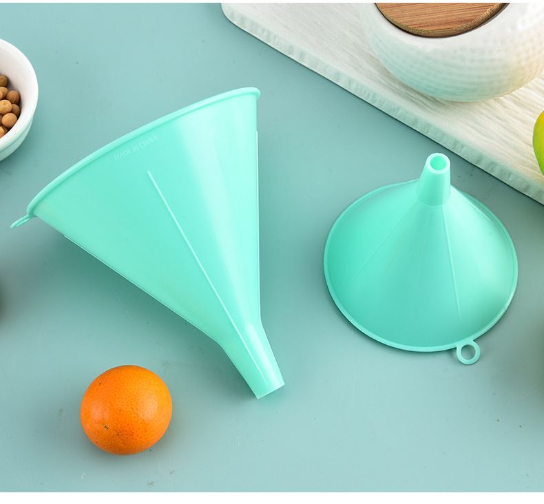 Plastic Kitchen Transfer Oil Water Vinegar Liquid Filter Funnel 3 in 1 Green view 4