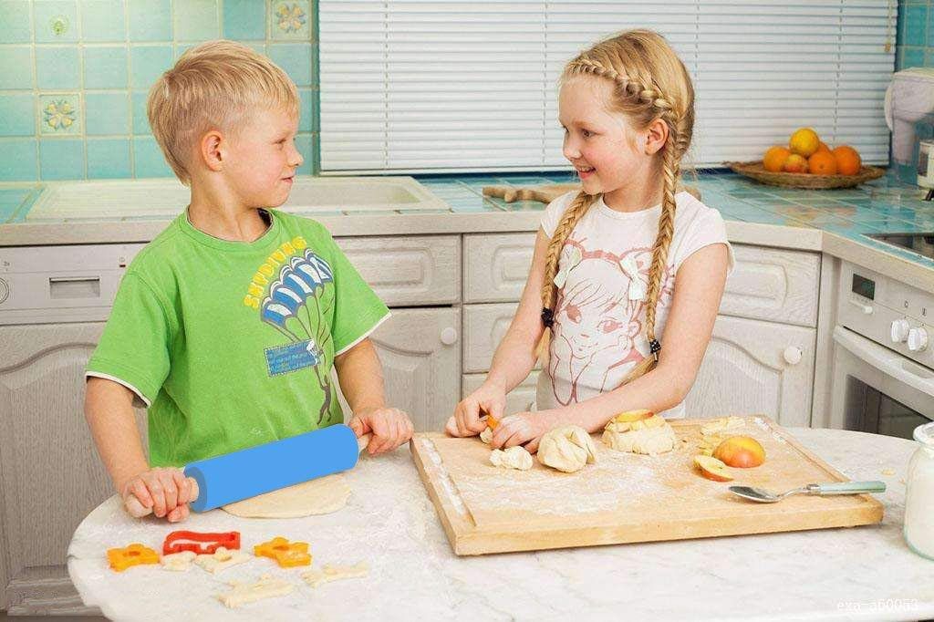 Mini Rolling Pin, 2 PCS Wooden Handle Rolling Pin for Kids Dough Rollers for view 5