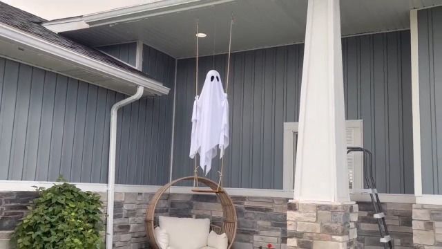 Swinging Ghost Halloween Porch Decoration view 6