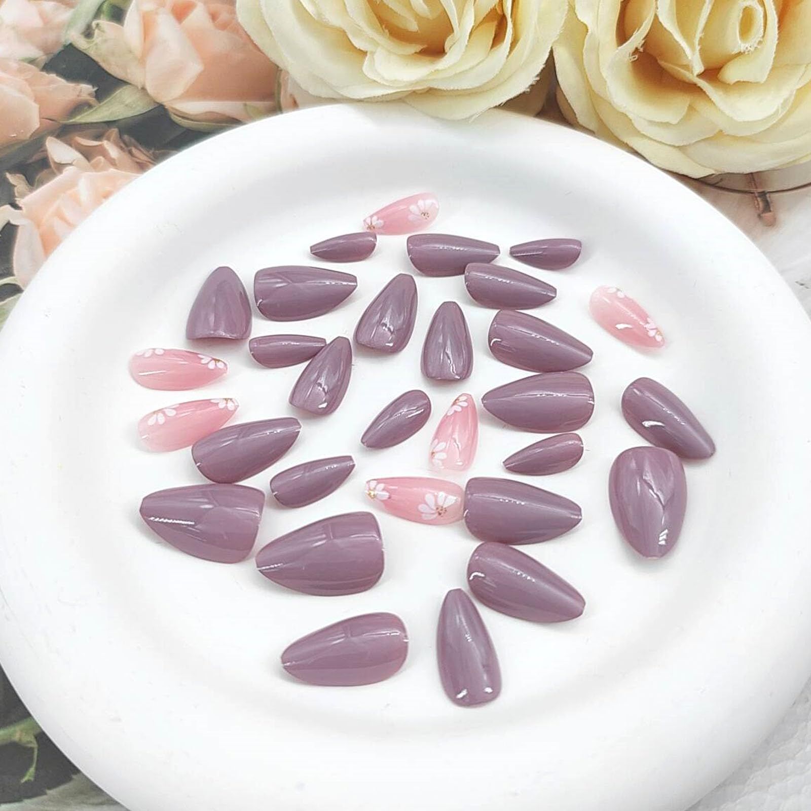 24pcsGlossy Press-On Nails for Everyday Wear view 5