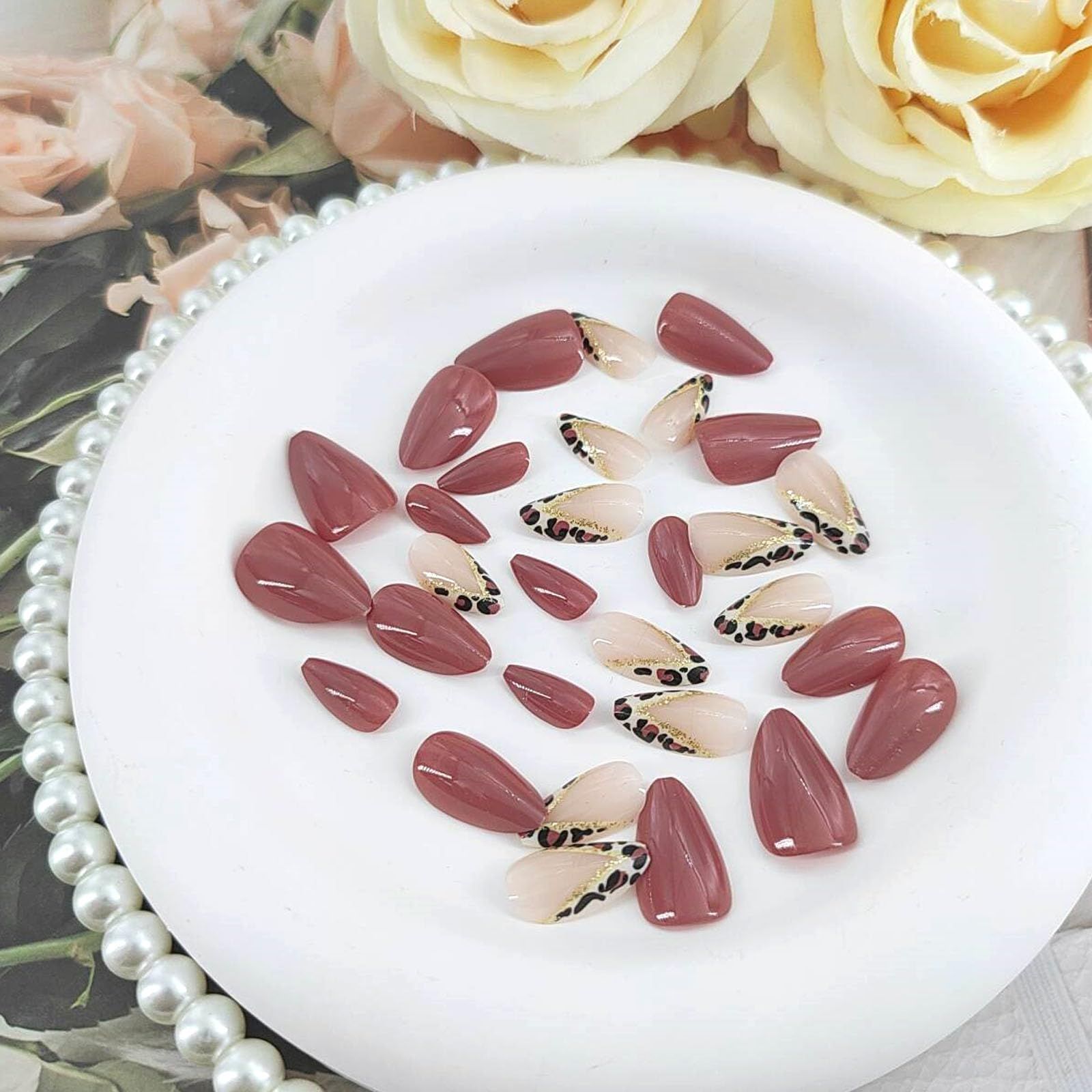 24pcsGlossy Almond Fake Nails for Everyday Wear view 5