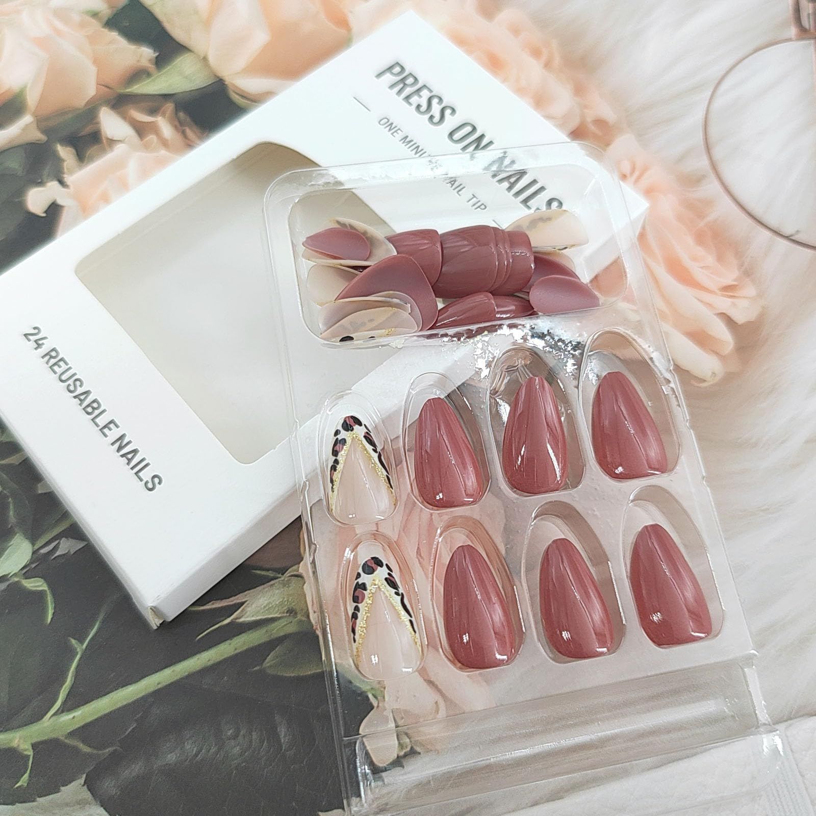 24pcsGlossy Almond Fake Nails for Everyday Wear view 6